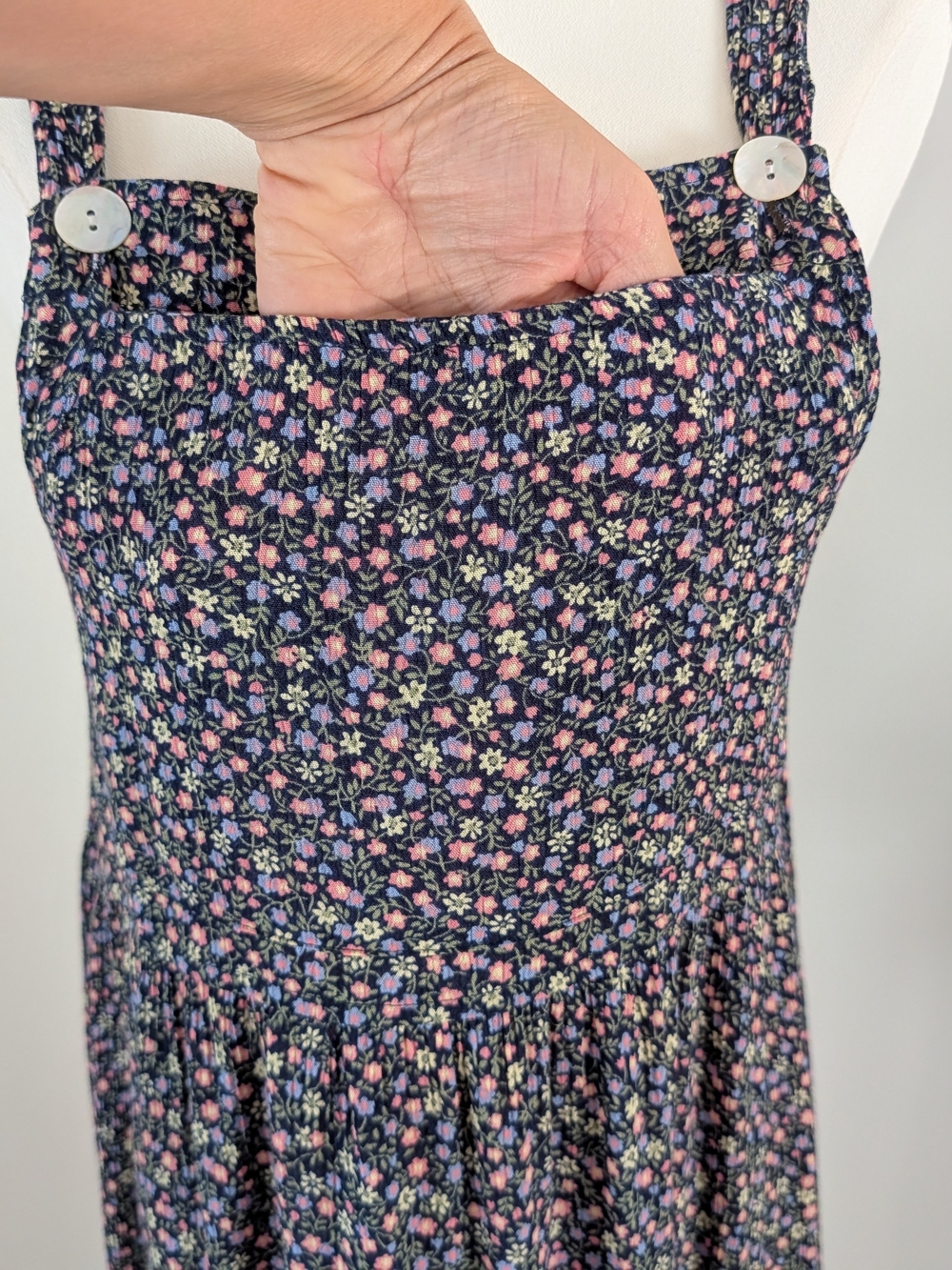 Vintage Christopher & Banks Apron Dress Floral - 6 - Picture 7 of 10
